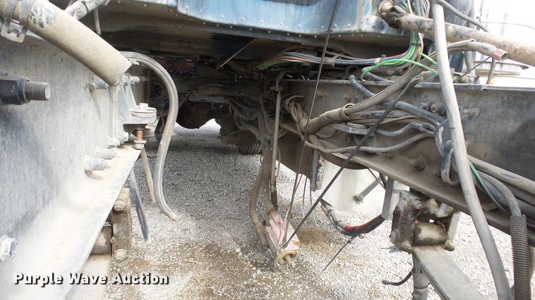 image for item DF4253 2007 Peterbilt 379 semi truck