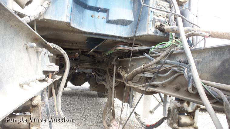 image for item DF4253 2007 Peterbilt 379 semi truck