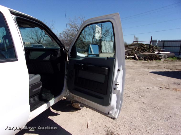 image for item DK9904 2011 Ford F550 Super Duty Crew Cab flatbed truck