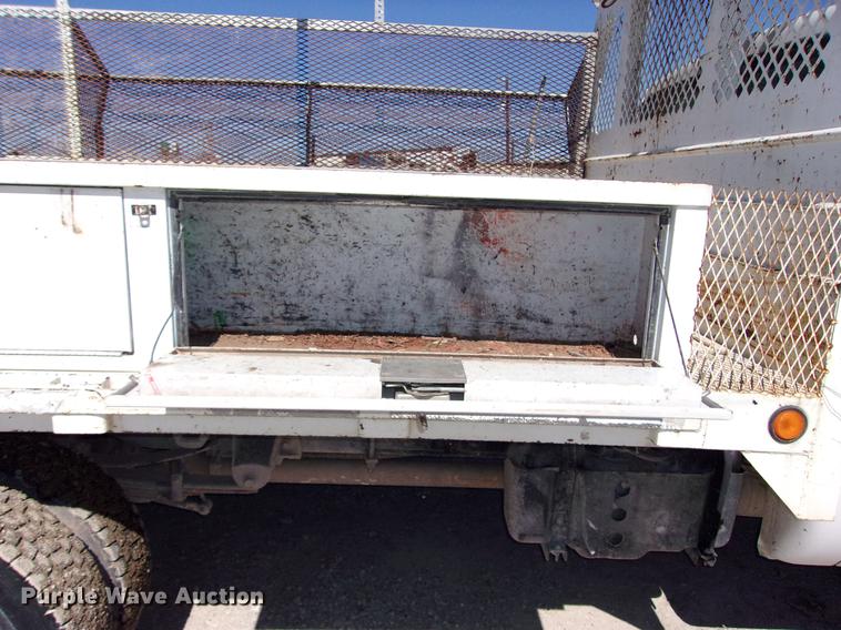 image for item DK9904 2011 Ford F550 Super Duty Crew Cab flatbed truck