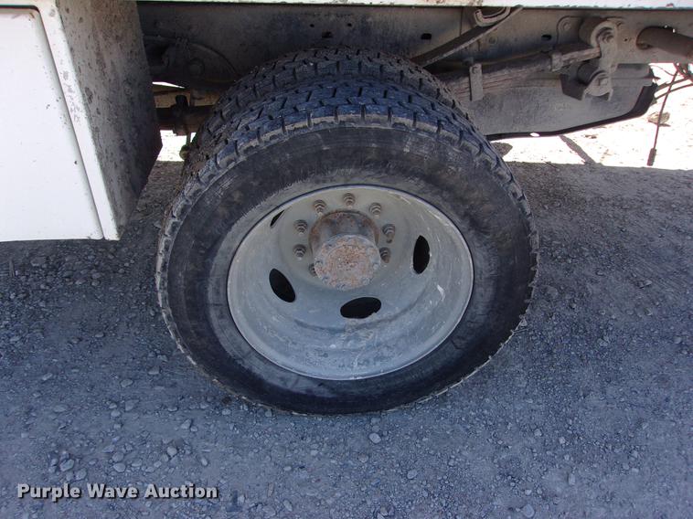 image for item DK9904 2011 Ford F550 Super Duty Crew Cab flatbed truck