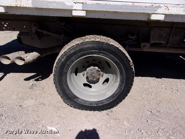 image for item DK9904 2011 Ford F550 Super Duty Crew Cab flatbed truck