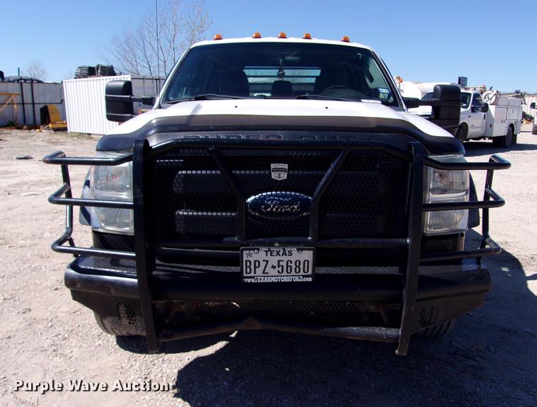 image for item DK9905 2011 Ford F550 Super Duty Crew Cab flatbed truck