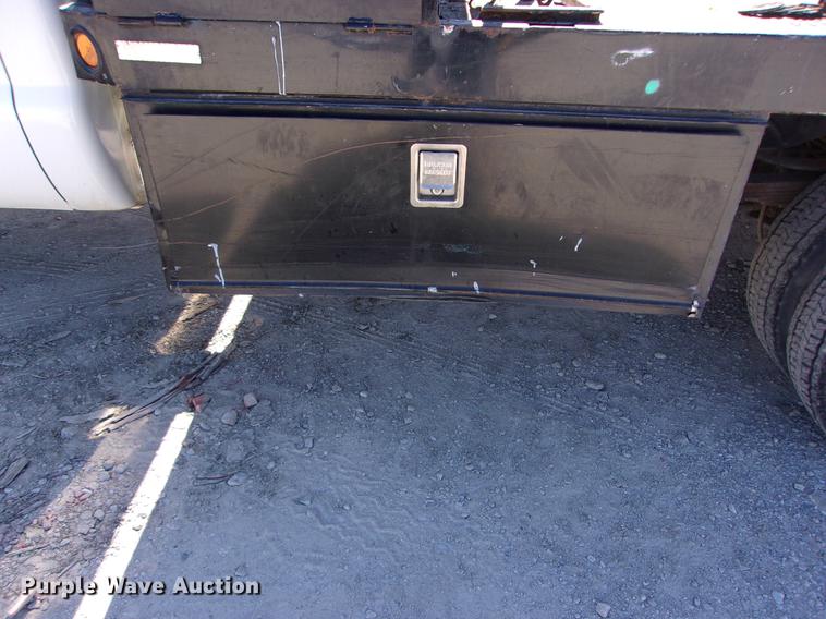 image for item DK9905 2011 Ford F550 Super Duty Crew Cab flatbed truck