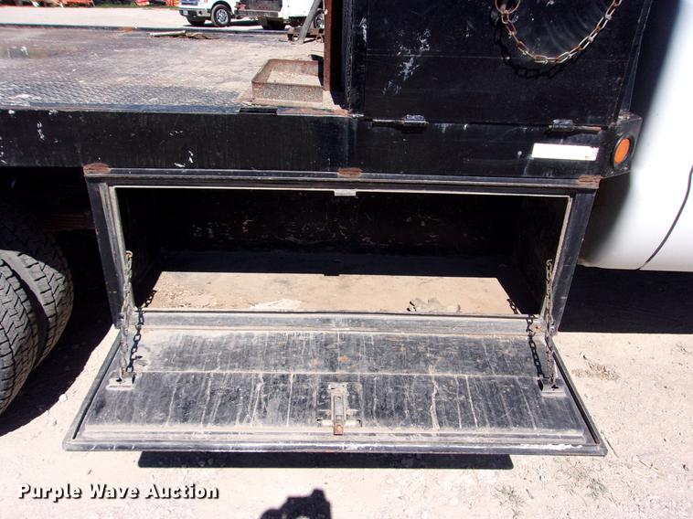 image for item DK9905 2011 Ford F550 Super Duty Crew Cab flatbed truck