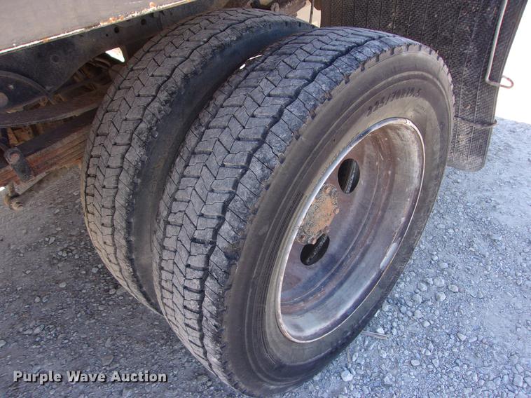 image for item DK9905 2011 Ford F550 Super Duty Crew Cab flatbed truck