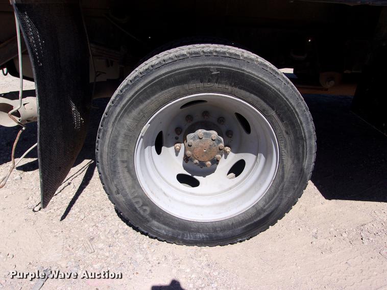 image for item DK9905 2011 Ford F550 Super Duty Crew Cab flatbed truck