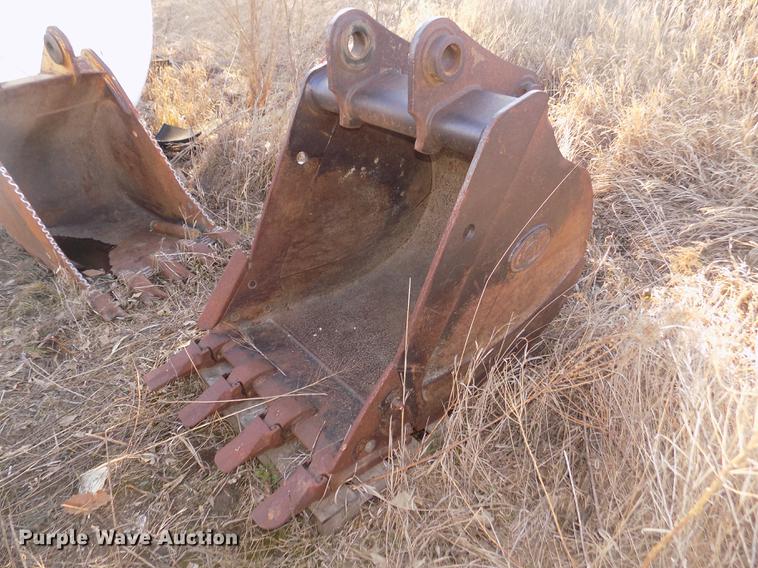 image for item DO9014 2005 Geith HD49 36" excavator bucket