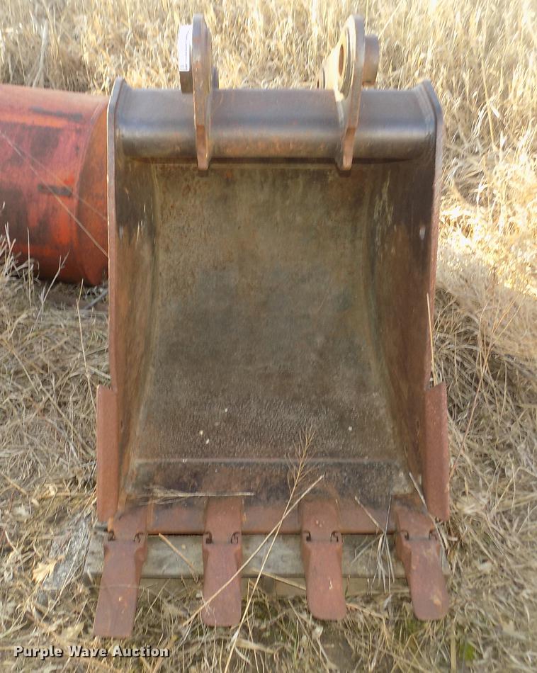 image for item DO9014 2005 Geith HD49 36" excavator bucket