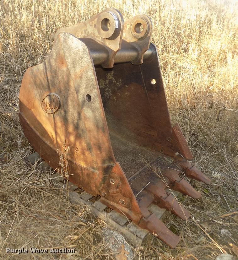 image for item DO9014 2005 Geith HD49 36" excavator bucket