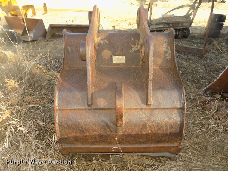 image for item DO9014 2005 Geith HD49 36" excavator bucket