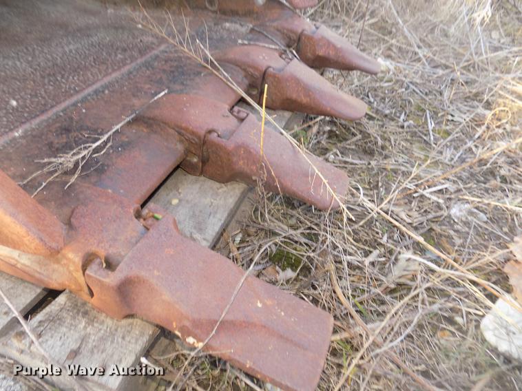 image for item DO9014 2005 Geith HD49 36" excavator bucket