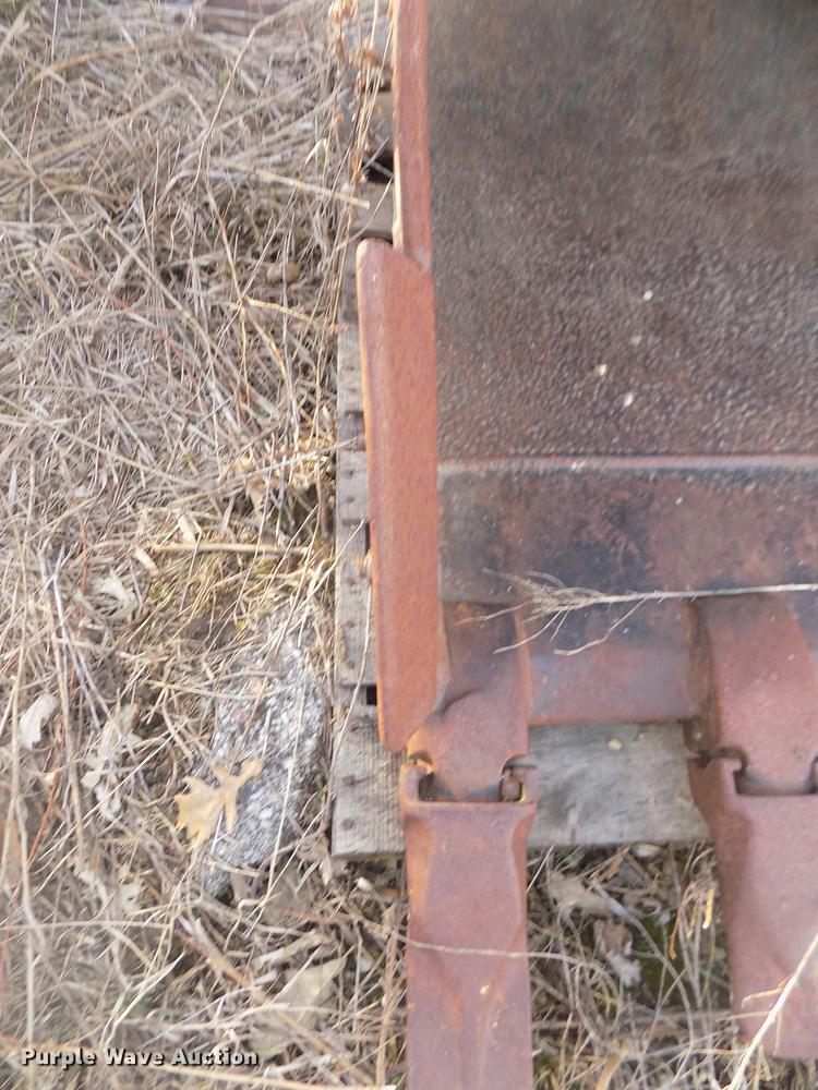 image for item DO9014 2005 Geith HD49 36" excavator bucket