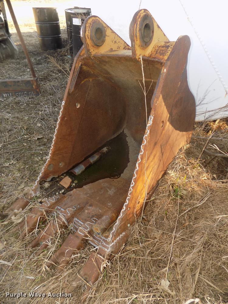 image for item DO9015 36" excavator bucket