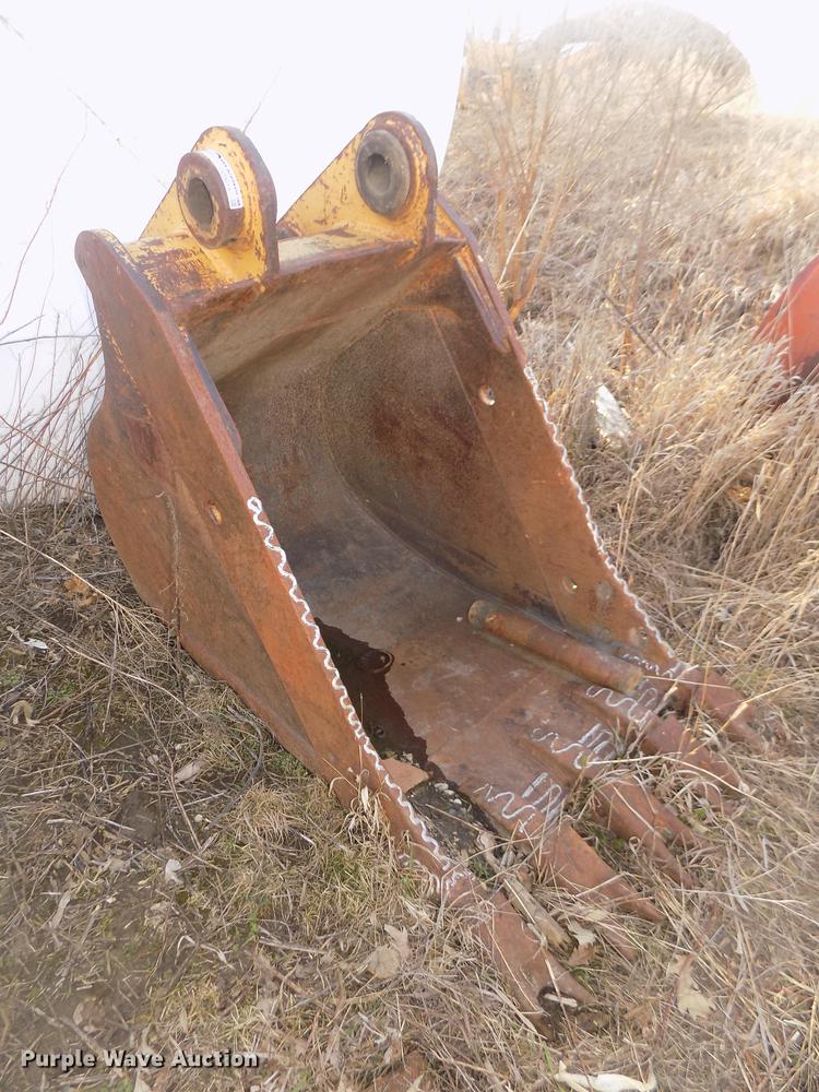 image for item DO9015 36" excavator bucket
