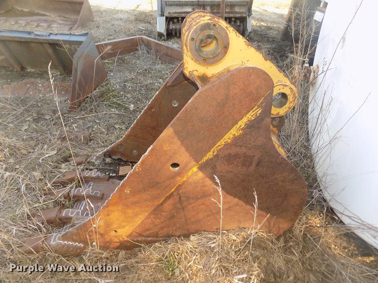 image for item DO9015 36" excavator bucket