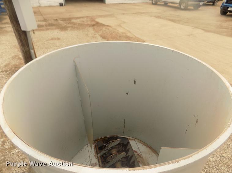 image for item DO9017 Pro Series Pro Chopper straw blower