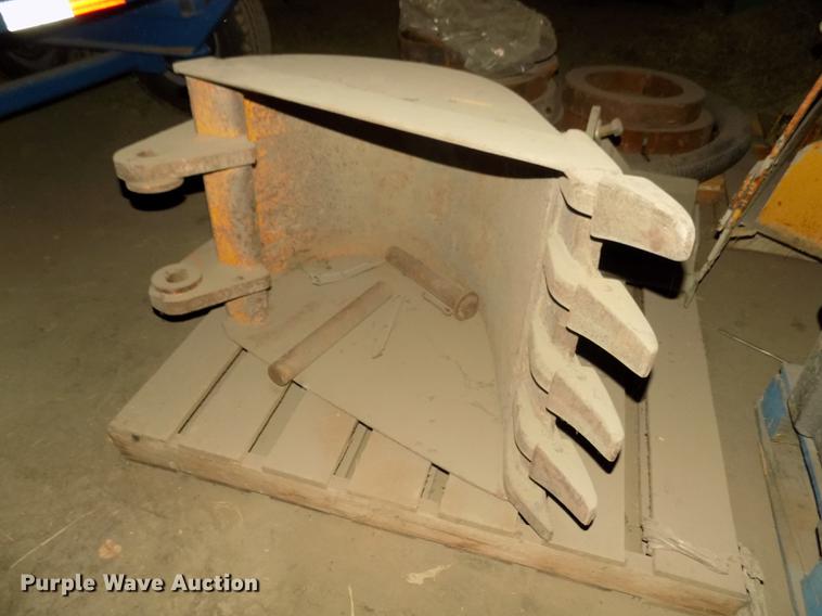 image for item DO9025 24"W bucket