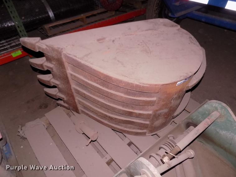 image for item DO9025 24"W bucket