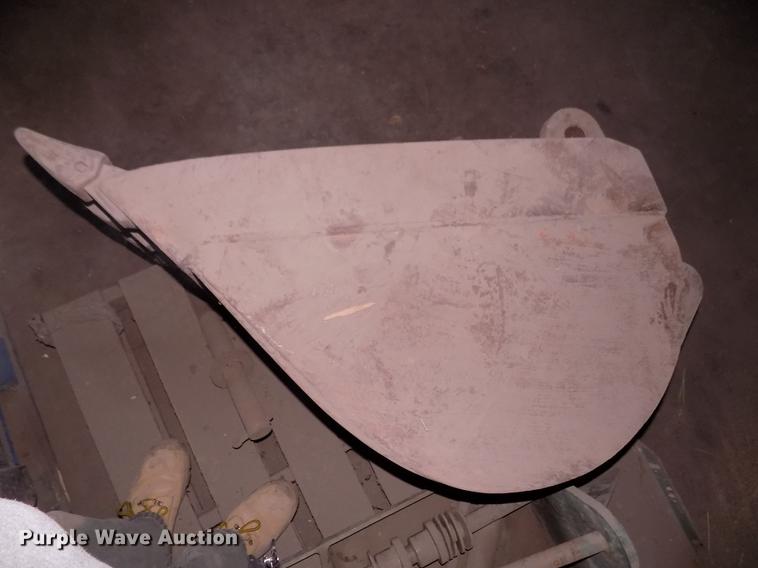 image for item DO9025 24"W bucket