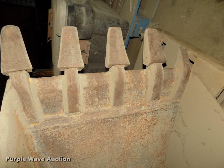 image for item DO9025 24"W bucket