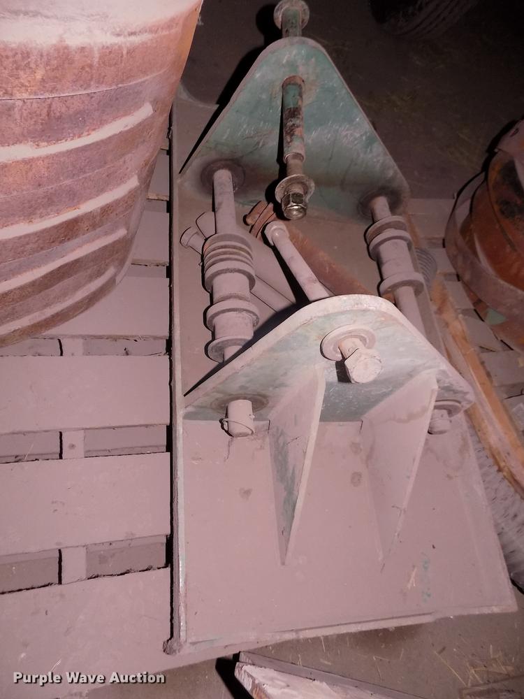 image for item DO9025 24"W bucket