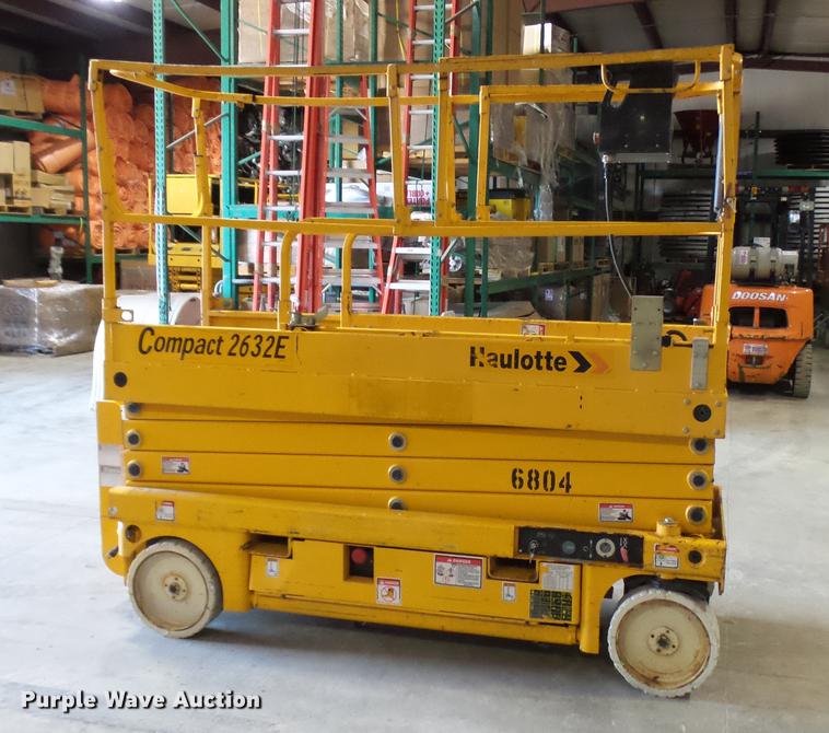 image for item DP9568 2007 Haulotte 2632E scissor lift