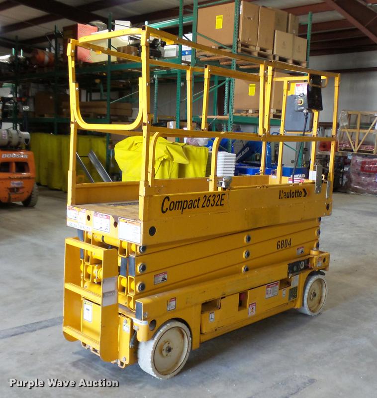 image for item DP9568 2007 Haulotte 2632E scissor lift