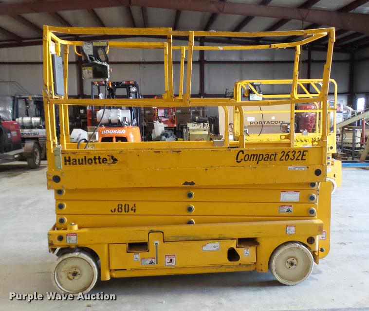 image for item DP9568 2007 Haulotte 2632E scissor lift