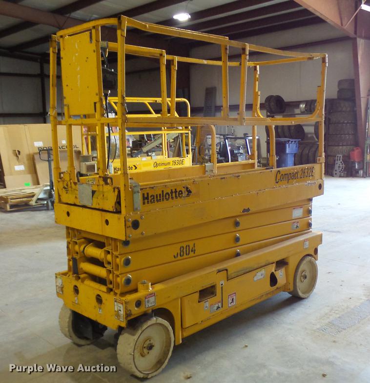 image for item DP9568 2007 Haulotte 2632E scissor lift