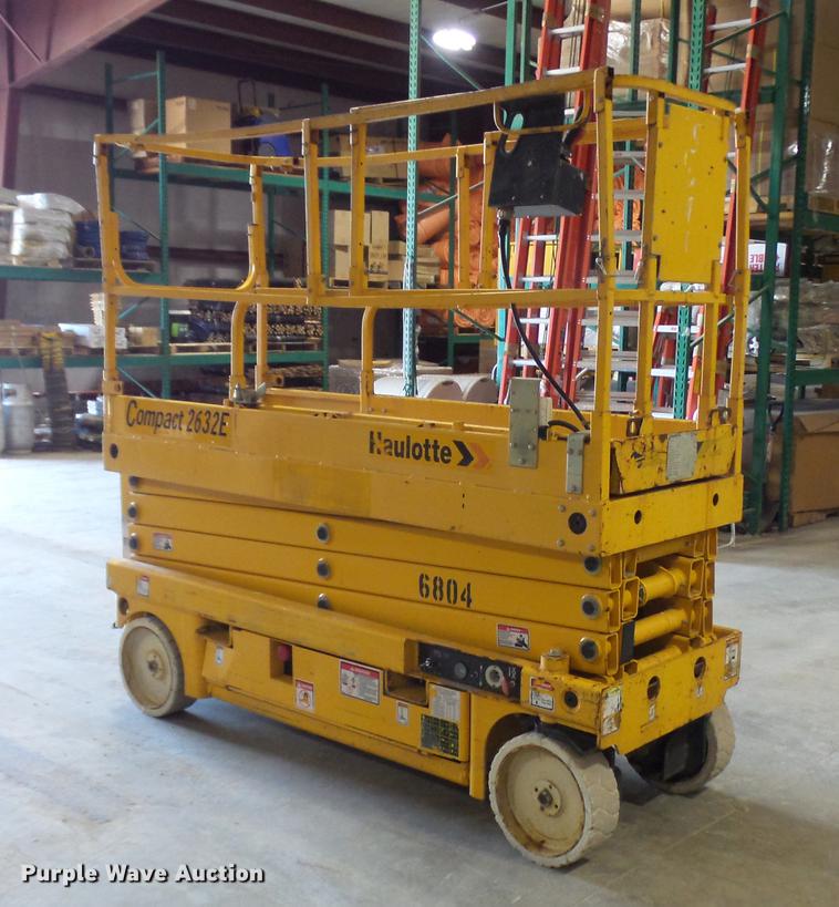 image for item DP9568 2007 Haulotte 2632E scissor lift