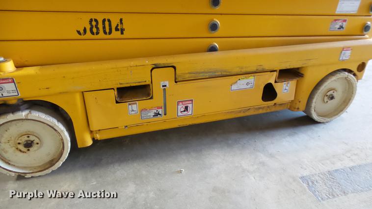 image for item DP9568 2007 Haulotte 2632E scissor lift