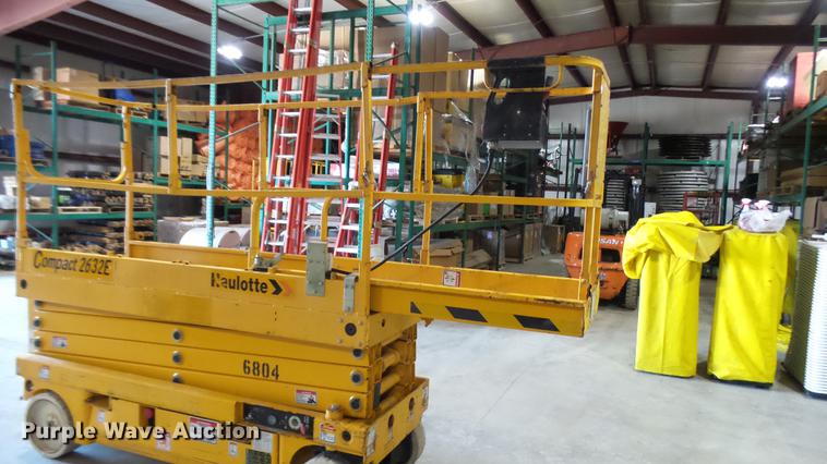 image for item DP9568 2007 Haulotte 2632E scissor lift
