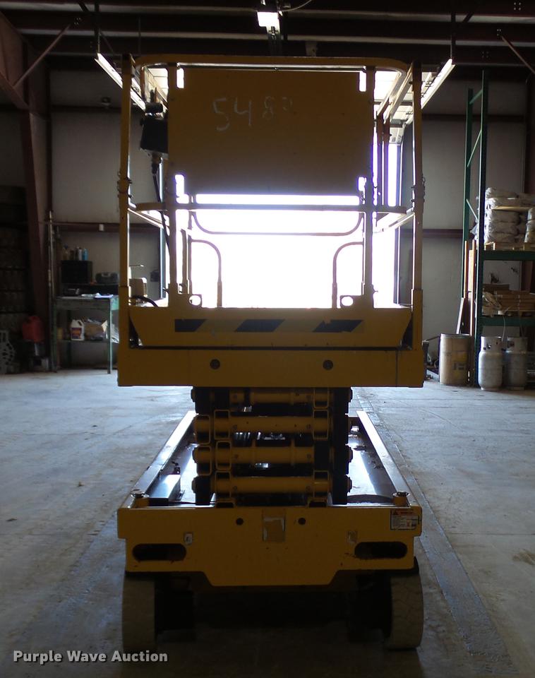 image for item DP9571 2006 Haulotte 3347E scissor lift