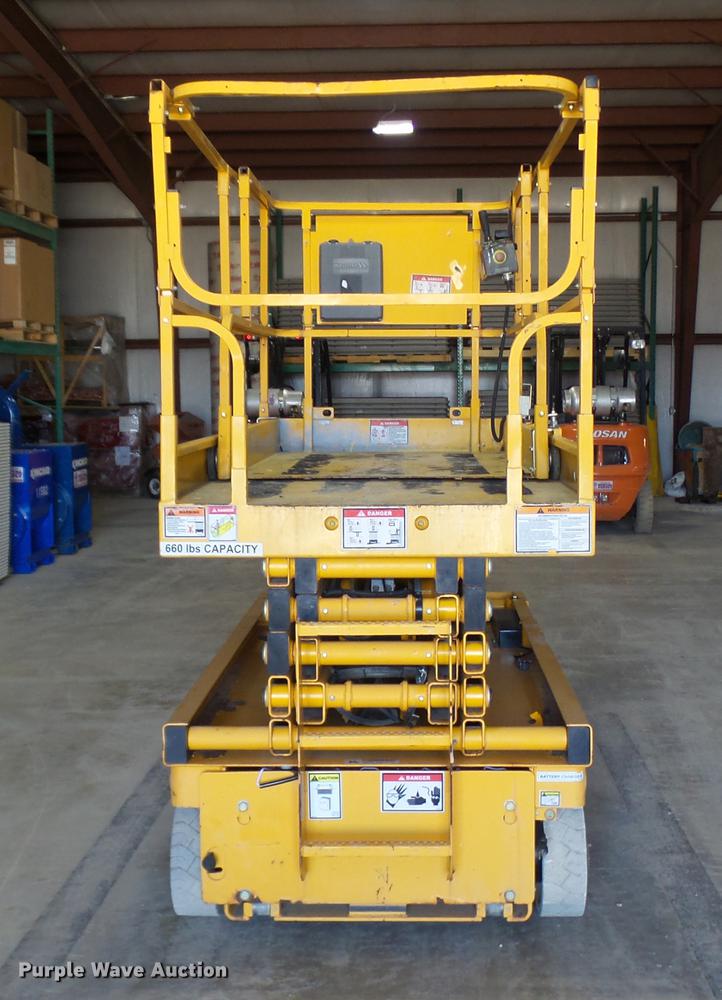 image for item DP9571 2006 Haulotte 3347E scissor lift