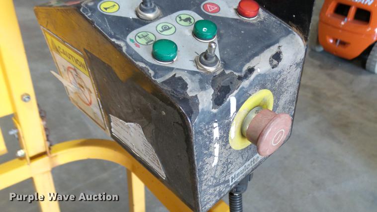 image for item DP9571 2006 Haulotte 3347E scissor lift