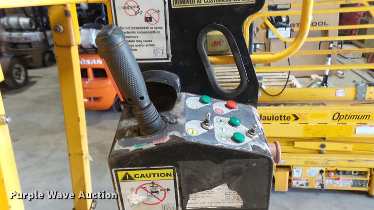 image for item DP9571 2006 Haulotte 3347E scissor lift