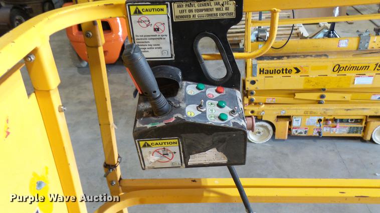 image for item DP9571 2006 Haulotte 3347E scissor lift