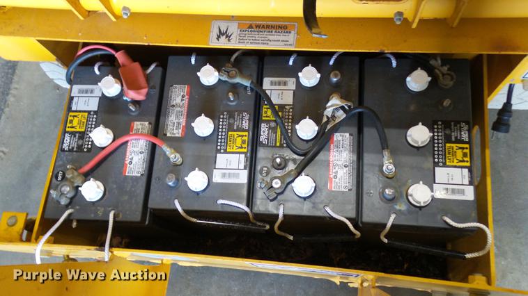 image for item DP9571 2006 Haulotte 3347E scissor lift