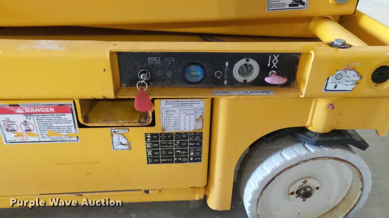 image for item DP9571 2006 Haulotte 3347E scissor lift