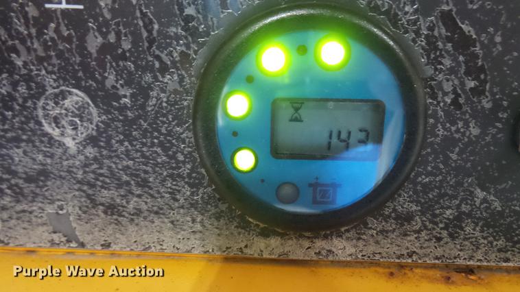 image for item DP9571 2006 Haulotte 3347E scissor lift