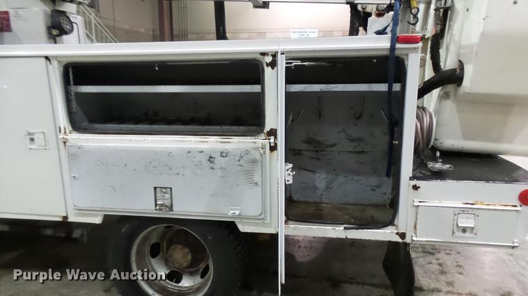 image for item DP9573 2009 Ford F550 Super Duty XL bucket truck