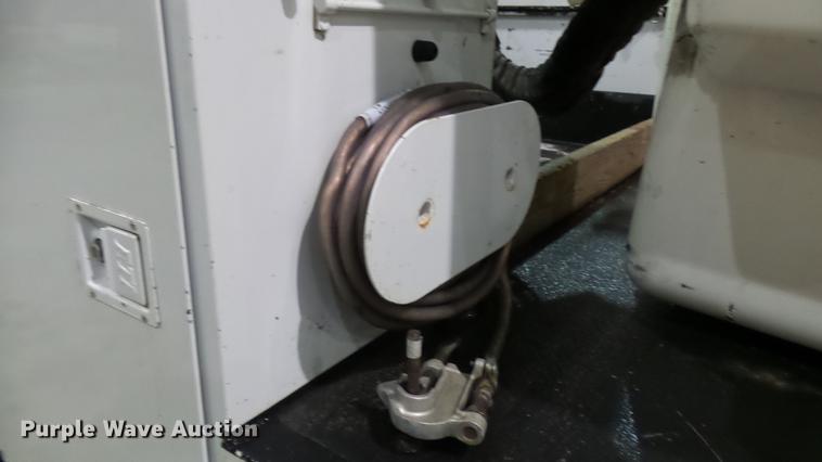 image for item DP9573 2009 Ford F550 Super Duty XL bucket truck