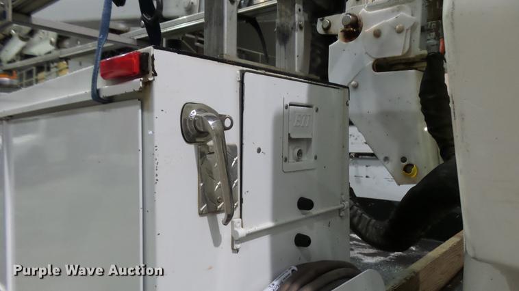 image for item DP9573 2009 Ford F550 Super Duty XL bucket truck