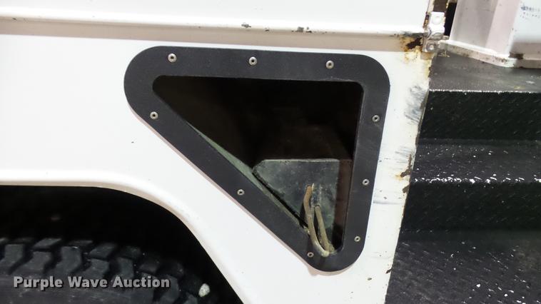 image for item DP9573 2009 Ford F550 Super Duty XL bucket truck