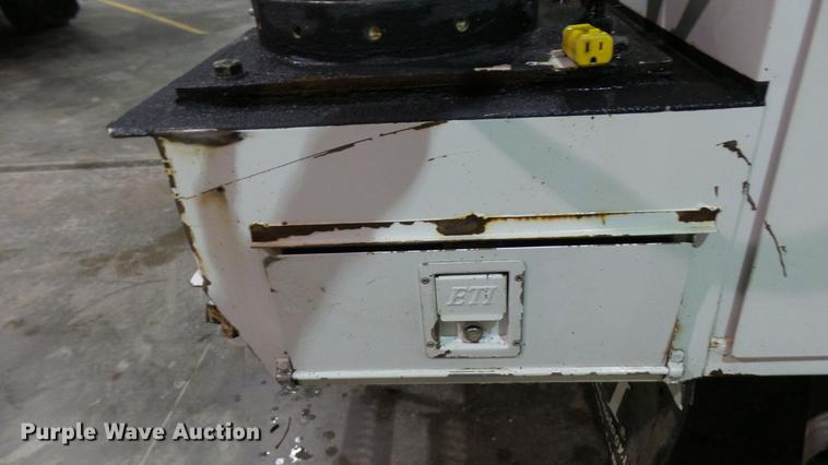 image for item DP9573 2009 Ford F550 Super Duty XL bucket truck