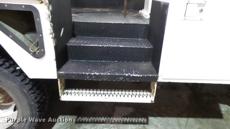 image for item DP9573 2009 Ford F550 Super Duty XL bucket truck