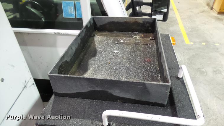 image for item DP9573 2009 Ford F550 Super Duty XL bucket truck