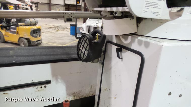 image for item DP9573 2009 Ford F550 Super Duty XL bucket truck