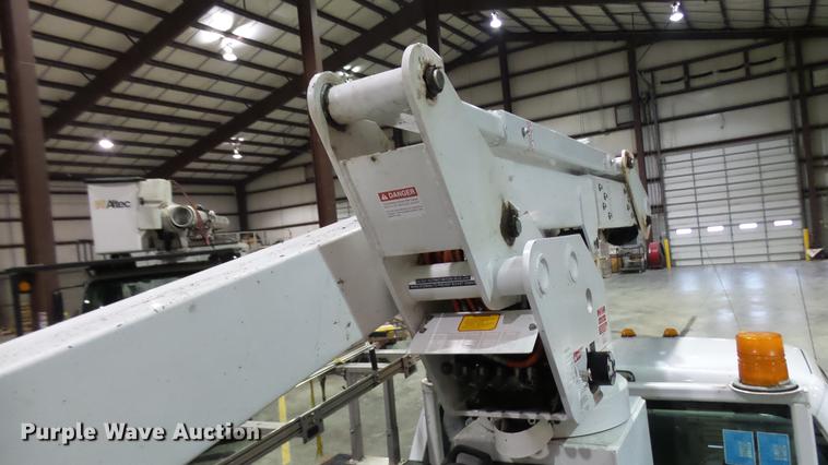 image for item DP9573 2009 Ford F550 Super Duty XL bucket truck